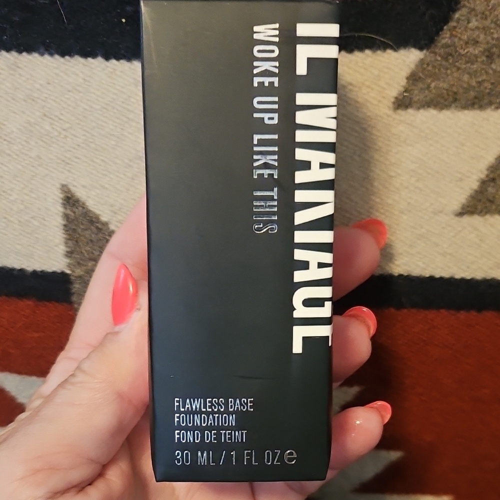 IL MAKIAGE Woke Up Like This Foundation - Black